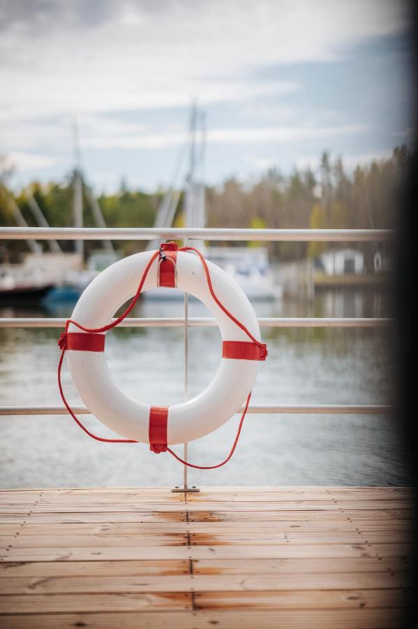 פנמינדה Schwimmendes Ferienhaus "Trinity" Ihr Seahome Auf Der Ostsee מראה חיצוני תמונה